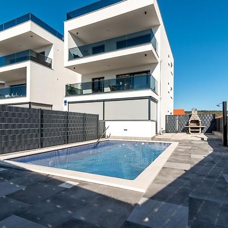 Poolside 2 Bedroom Ap. Mare Trogir Dış mekan fotoğraf