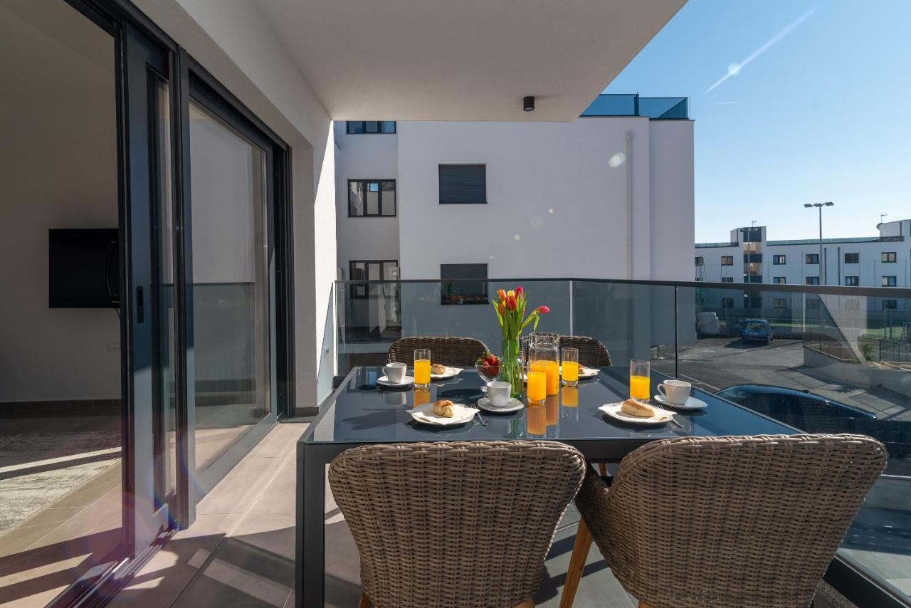 Poolside 2 Bedroom Ap. Mare Trogir Dış mekan fotoğraf