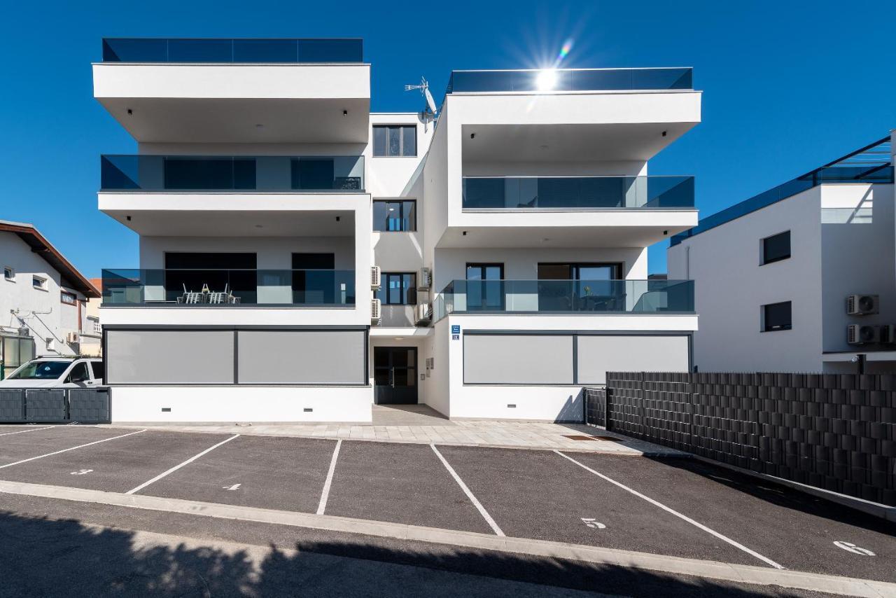 Poolside 2 Bedroom Ap. Mare Trogir Dış mekan fotoğraf