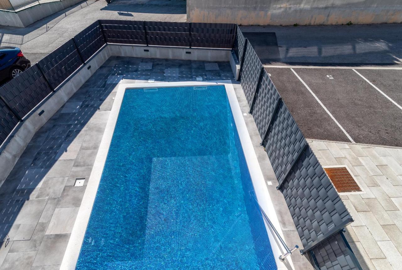 Poolside 2 Bedroom Ap. Mare Trogir Dış mekan fotoğraf