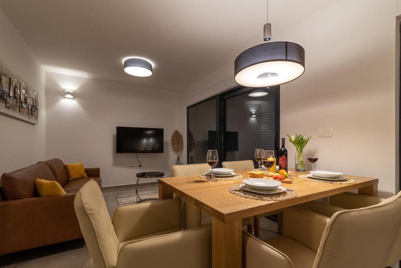 Poolside 2 Bedroom Ap. Mare Trogir Dış mekan fotoğraf
