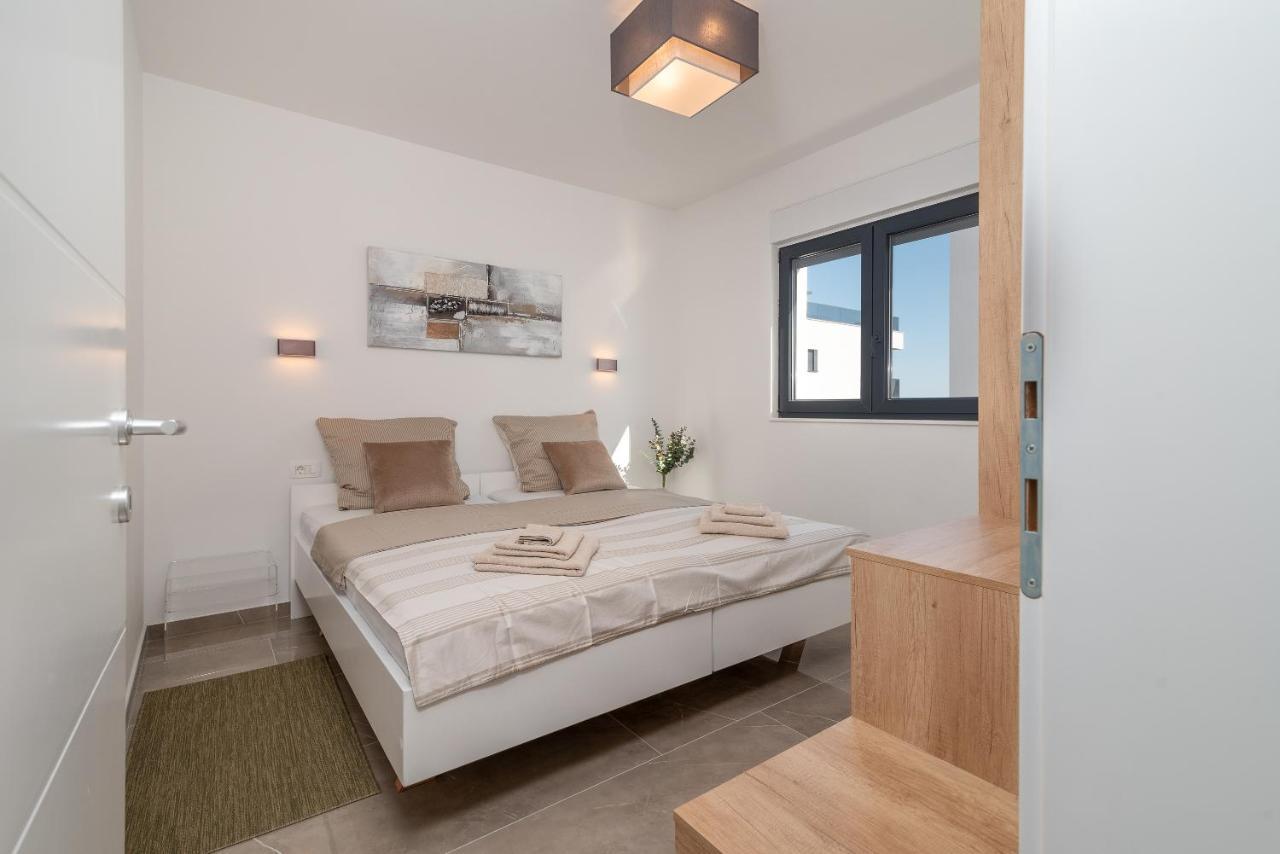 Poolside 2 Bedroom Ap. Mare Trogir Dış mekan fotoğraf