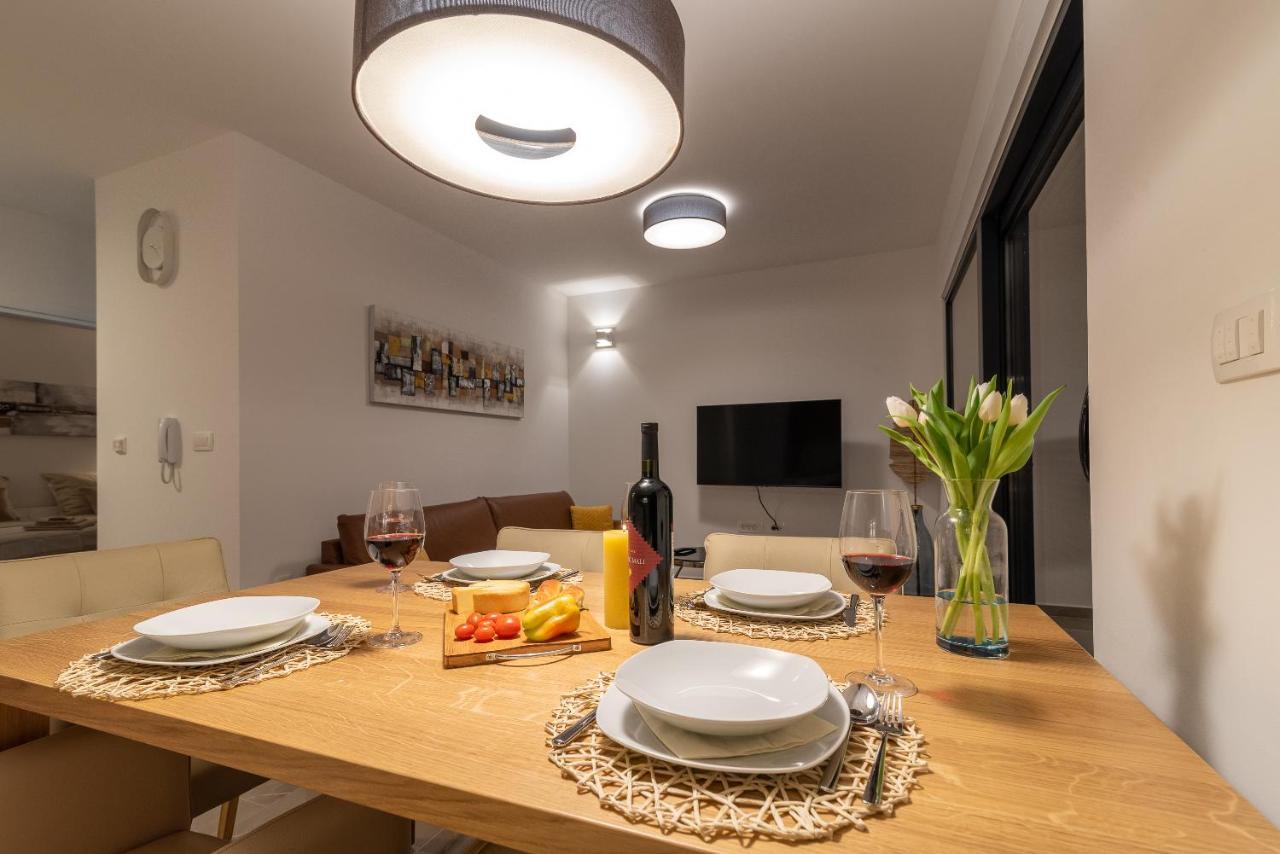 Poolside 2 Bedroom Ap. Mare Trogir Dış mekan fotoğraf